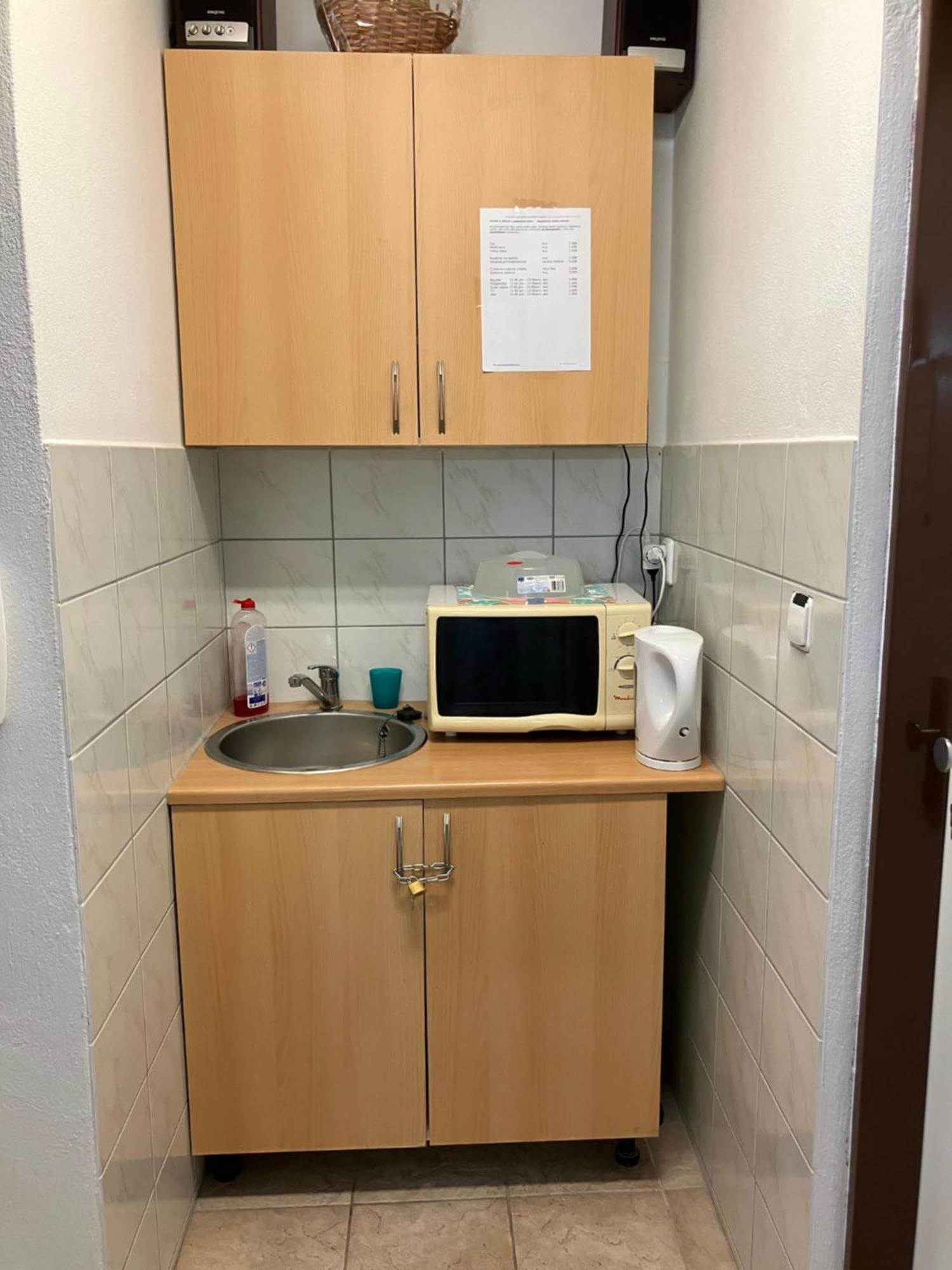 Einsteinova Petrzalka Station Daire Bratislava Dış mekan fotoğraf